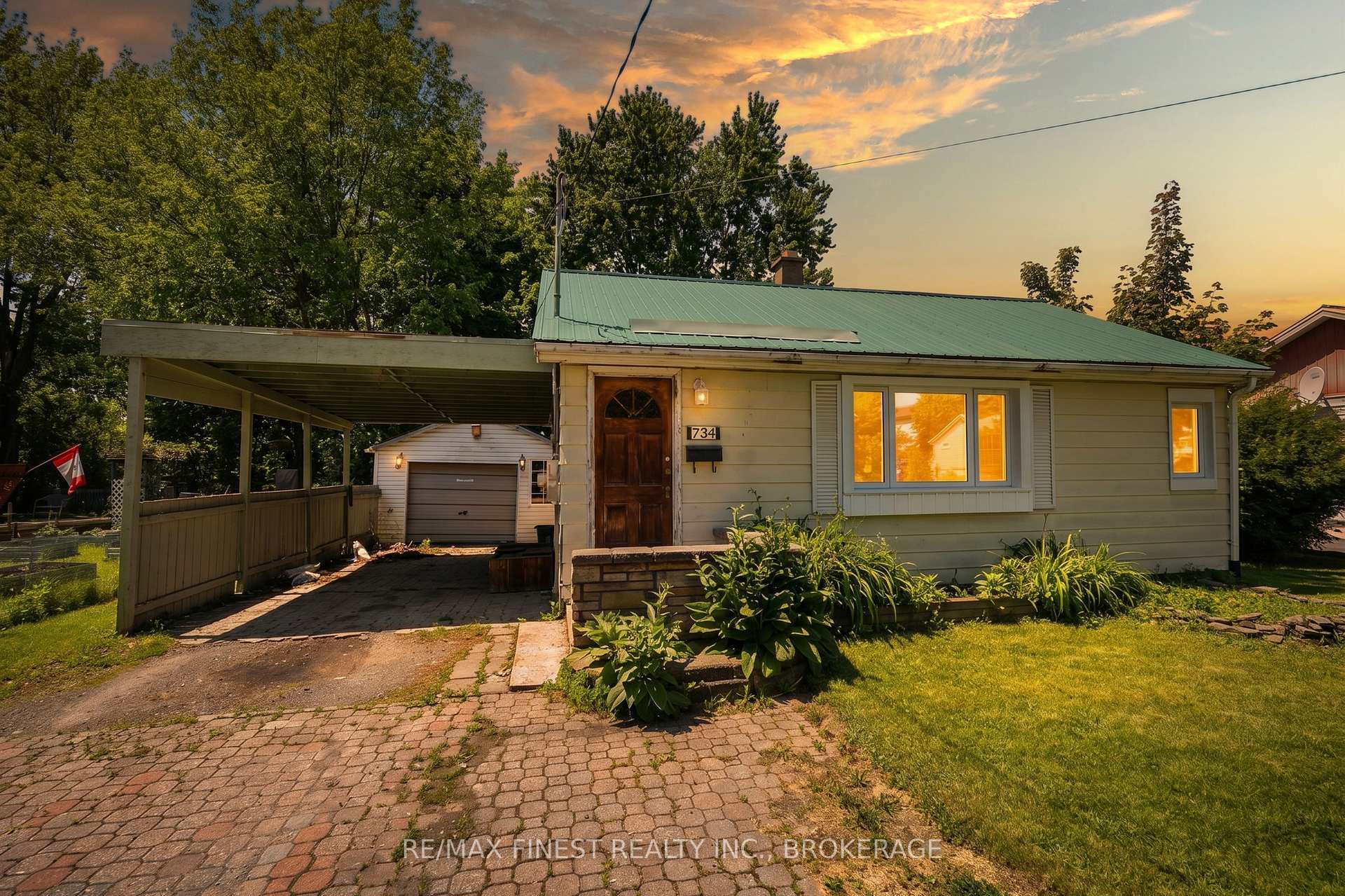 734 Portsmouth Avenue, Kingston, ON K7M 1W5