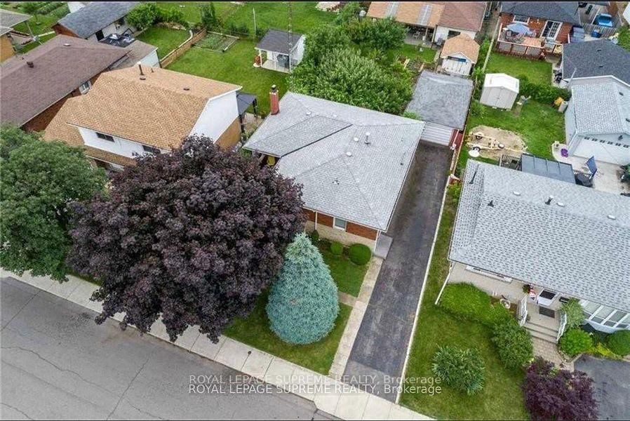 38 Loyalist Drive Upper, Hamilton, ON L8K 4J3