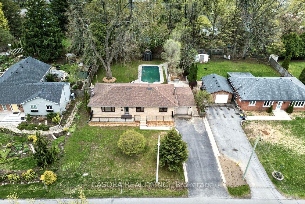 18 GARDEN Avenue, Hamilton, ON L9G 2J5