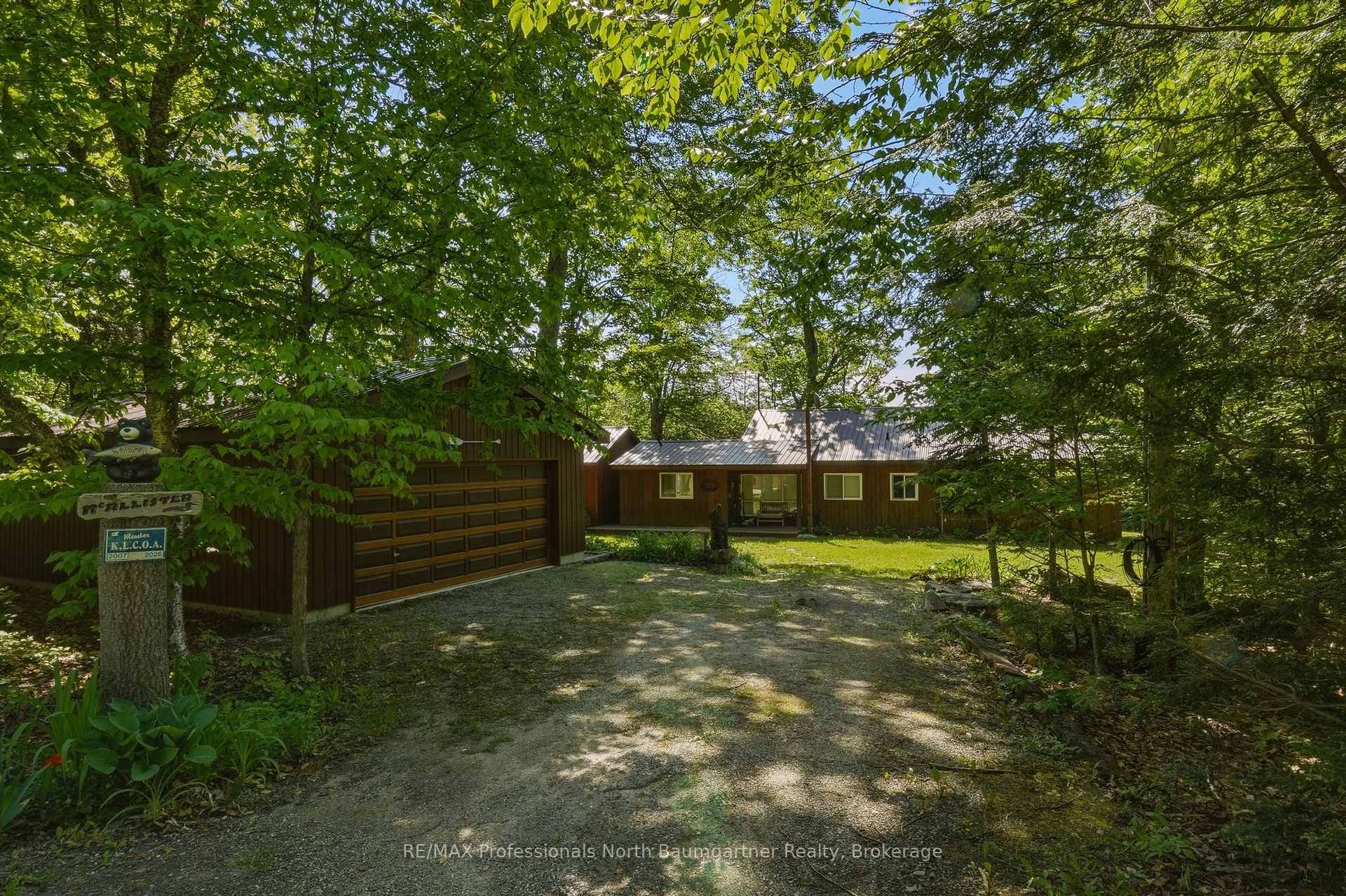 2272 Wilkinson Road, Dysart et al — photo 3 of 5