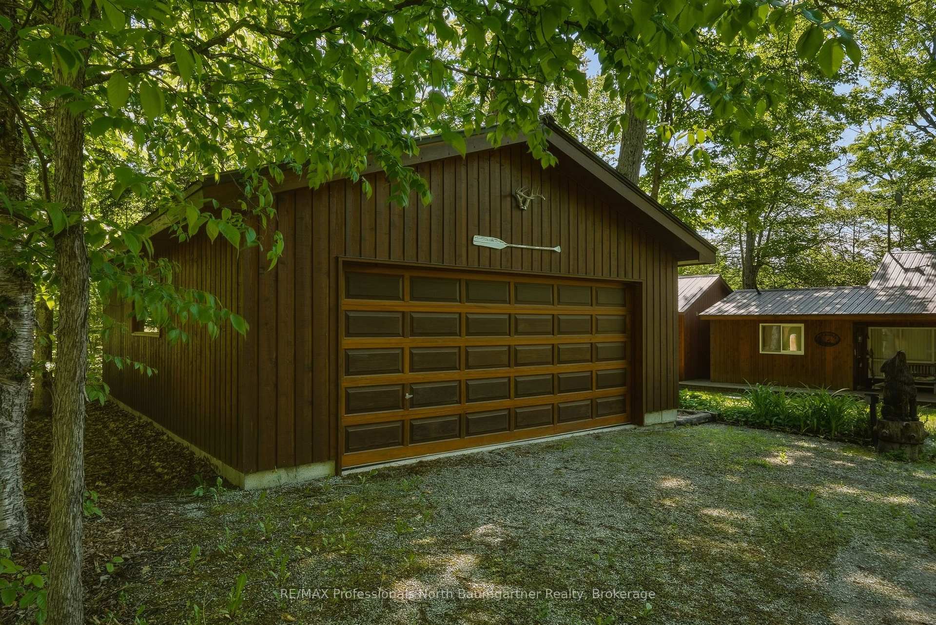 2272 Wilkinson Road, Dysart et al — photo 4 of 5