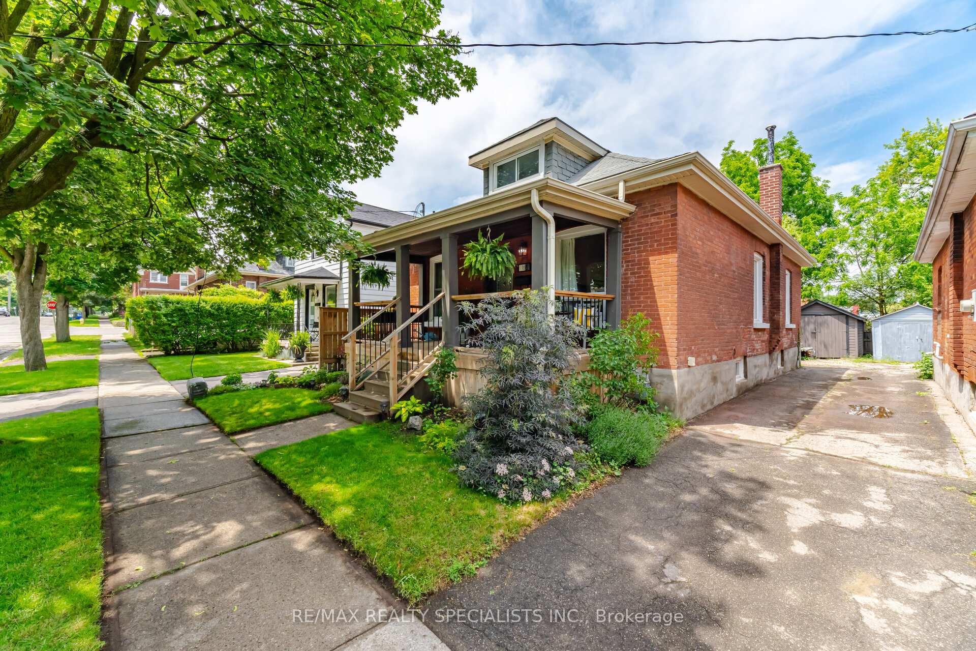 166 East Avenue, Brantford — photo 2 of 5