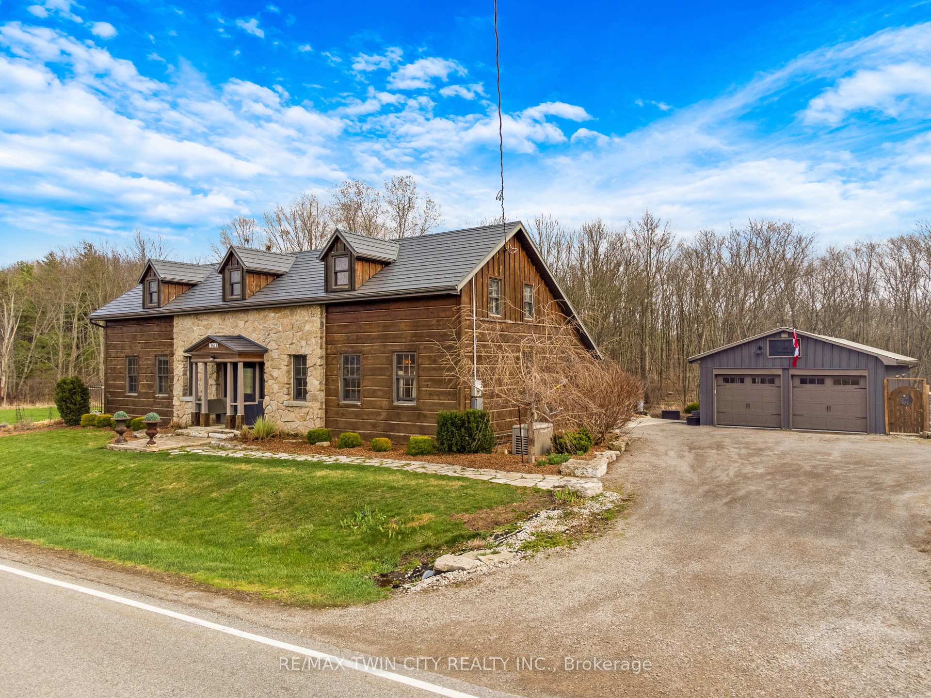 3612 INDIAN Trail, Hamilton, ON N3T 5M1