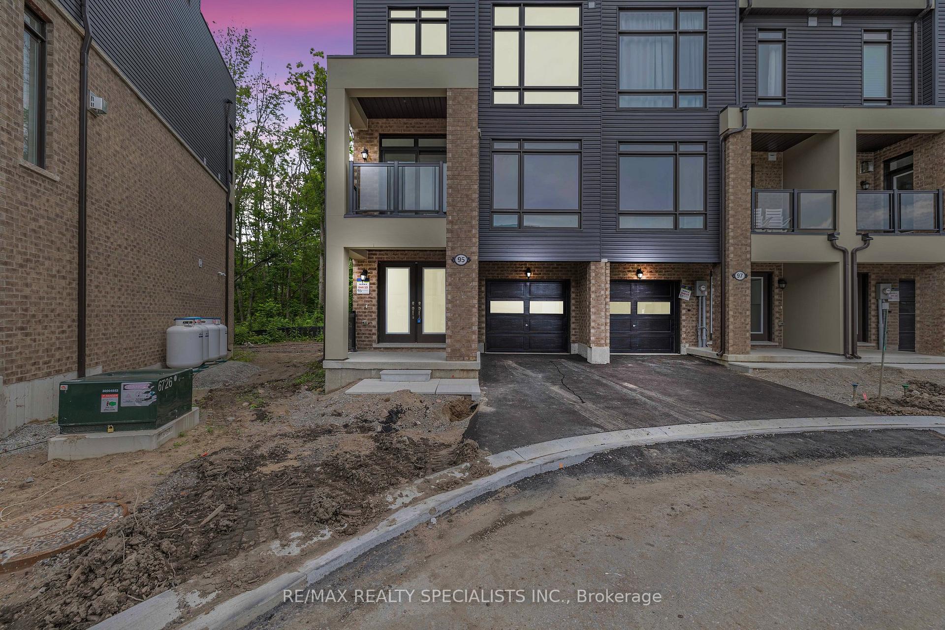 95 Marina Village Drive, Georgian Bay, ON L0K 1S0