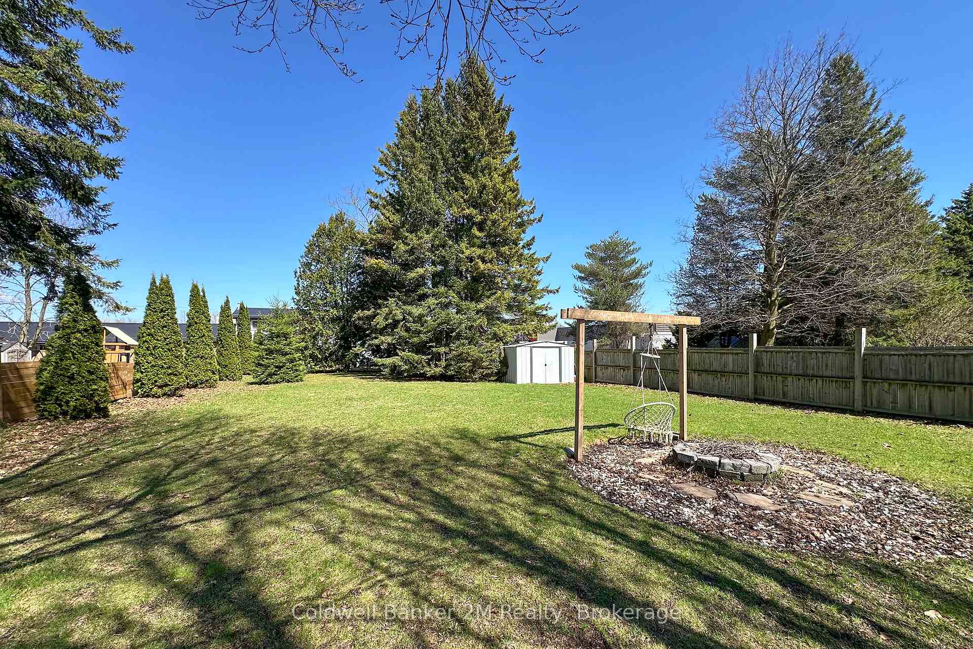 812 Burnham Street, Cobourg — photo 2 of 5