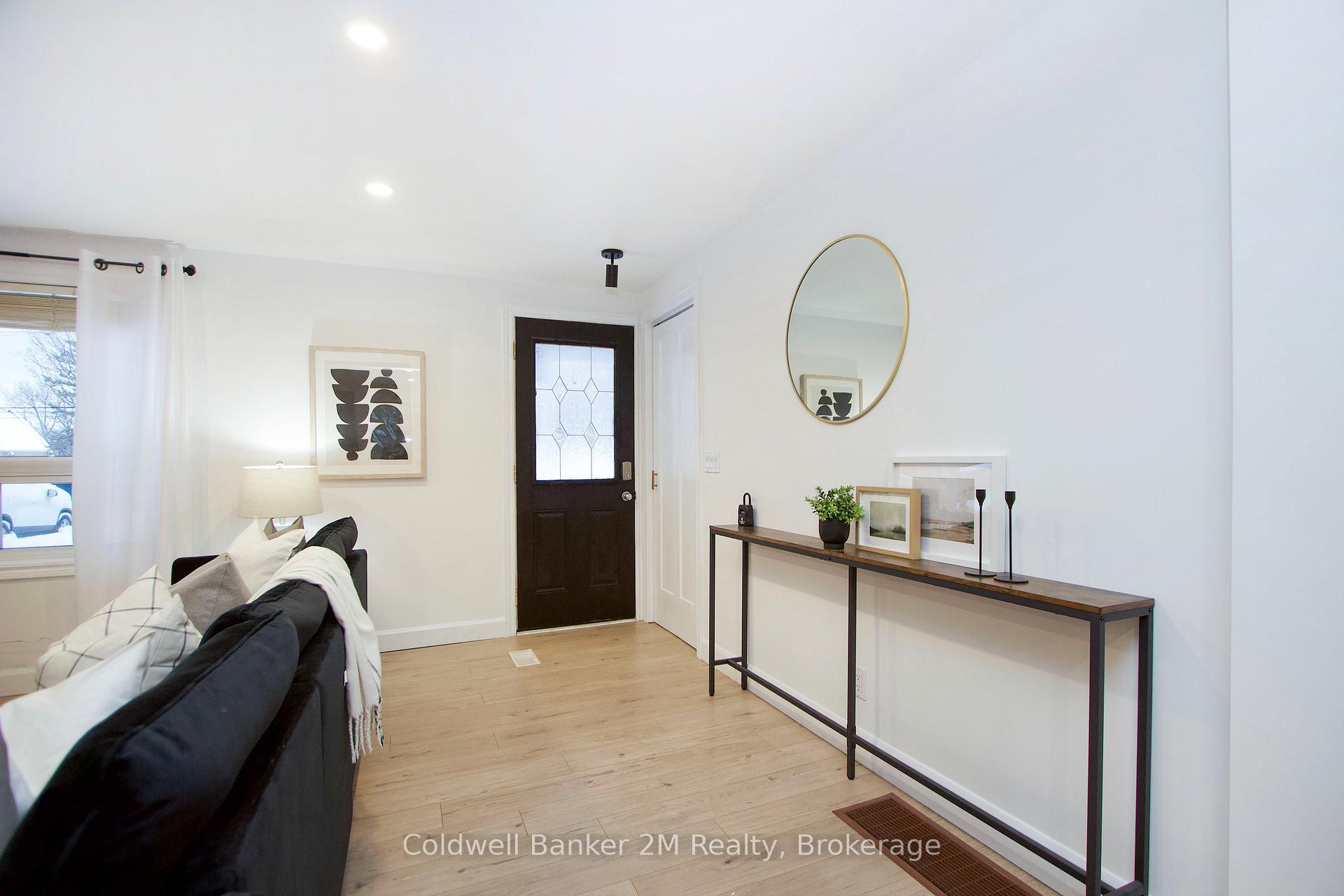 812 Burnham Street, Cobourg — photo 3 of 5