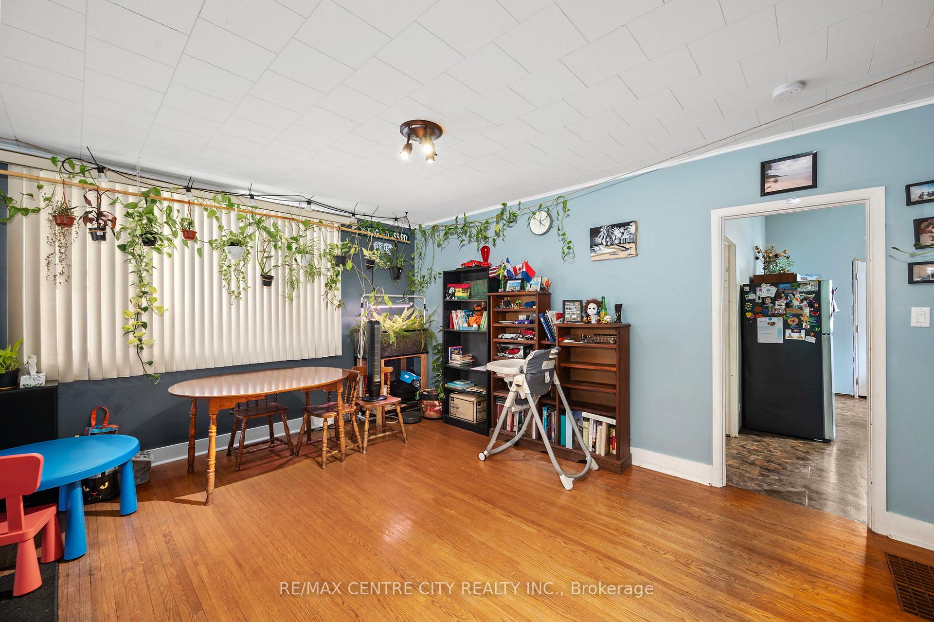 43 Devonshire Place, St. Thomas — photo 4 of 5