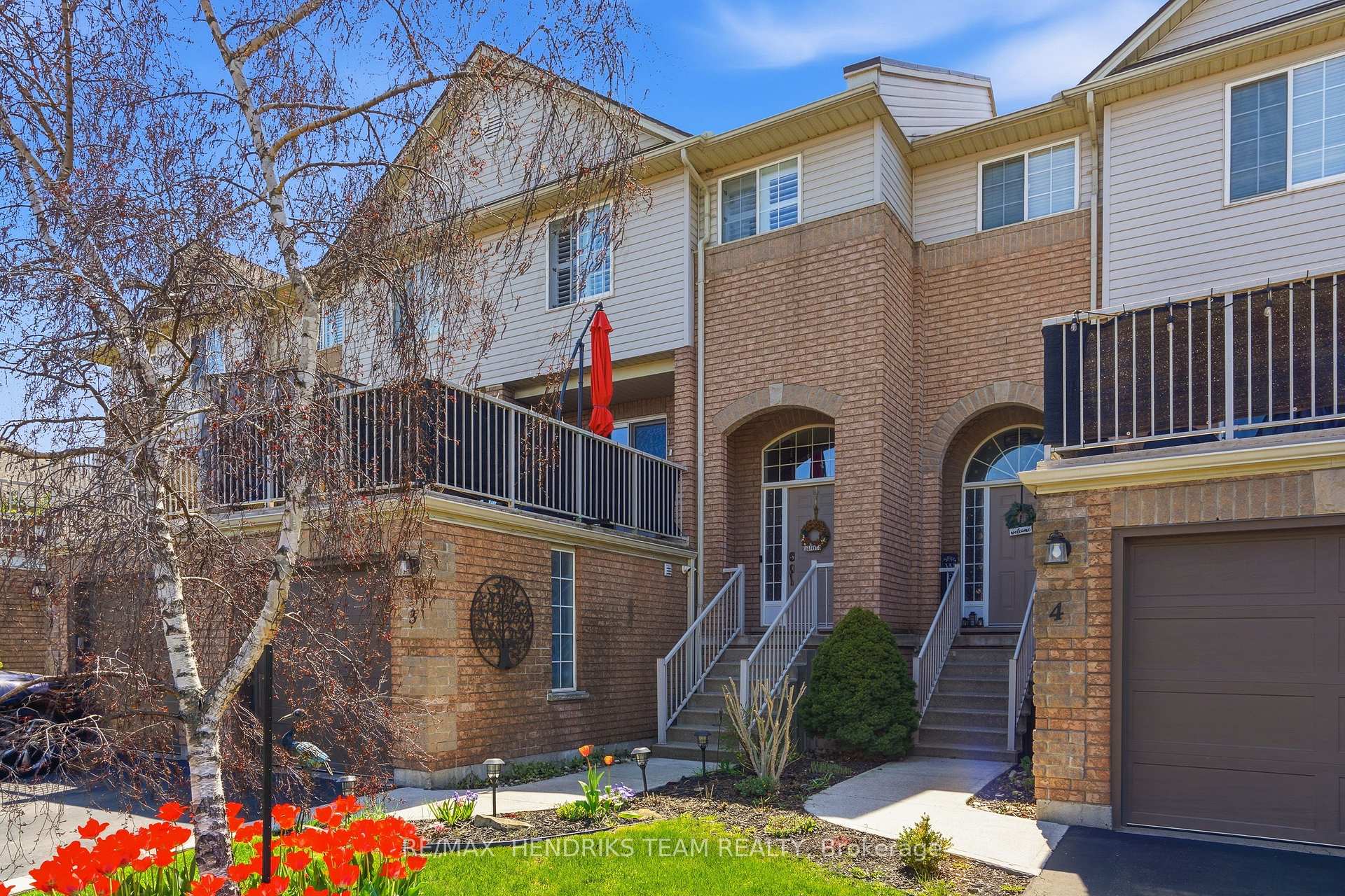 176 Livingston Avenue 3, Grimsby, ON L3M 5P1 — Grimsby, Ontario