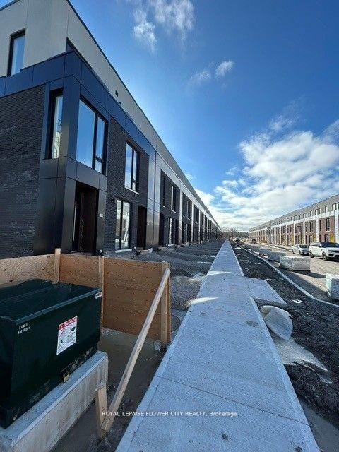 48 Everett Common, St. Catharines, ON L2P 0G8