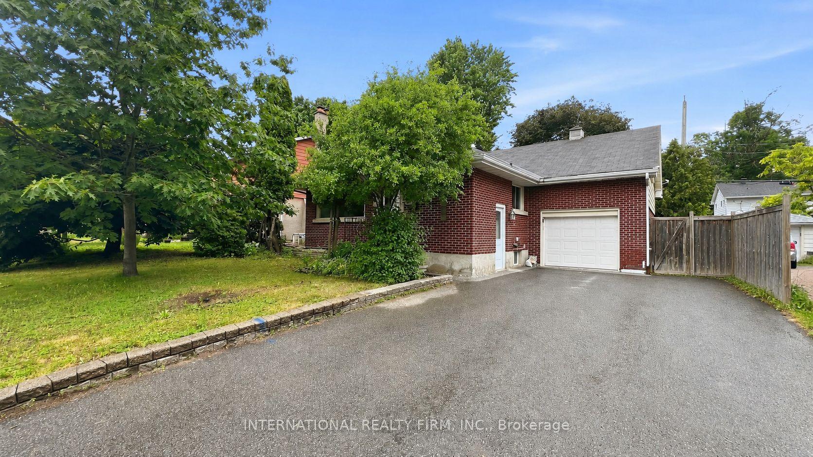 1213 ERINDALE Drive, Belair Park - Copeland Park and Area, ON K2C 2G2