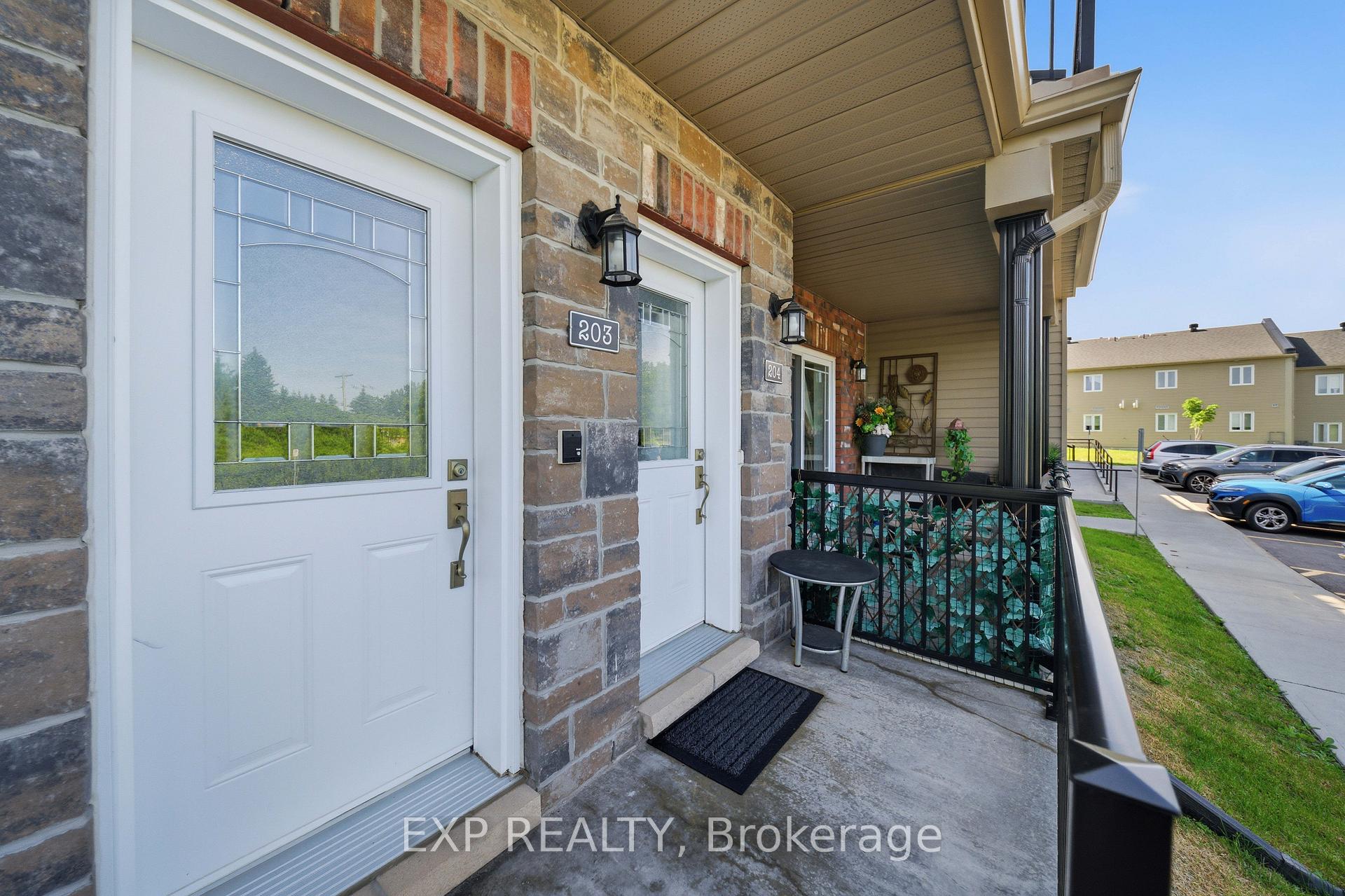 225 SPENCE Avenue 203, Hawkesbury — photo 3 of 5