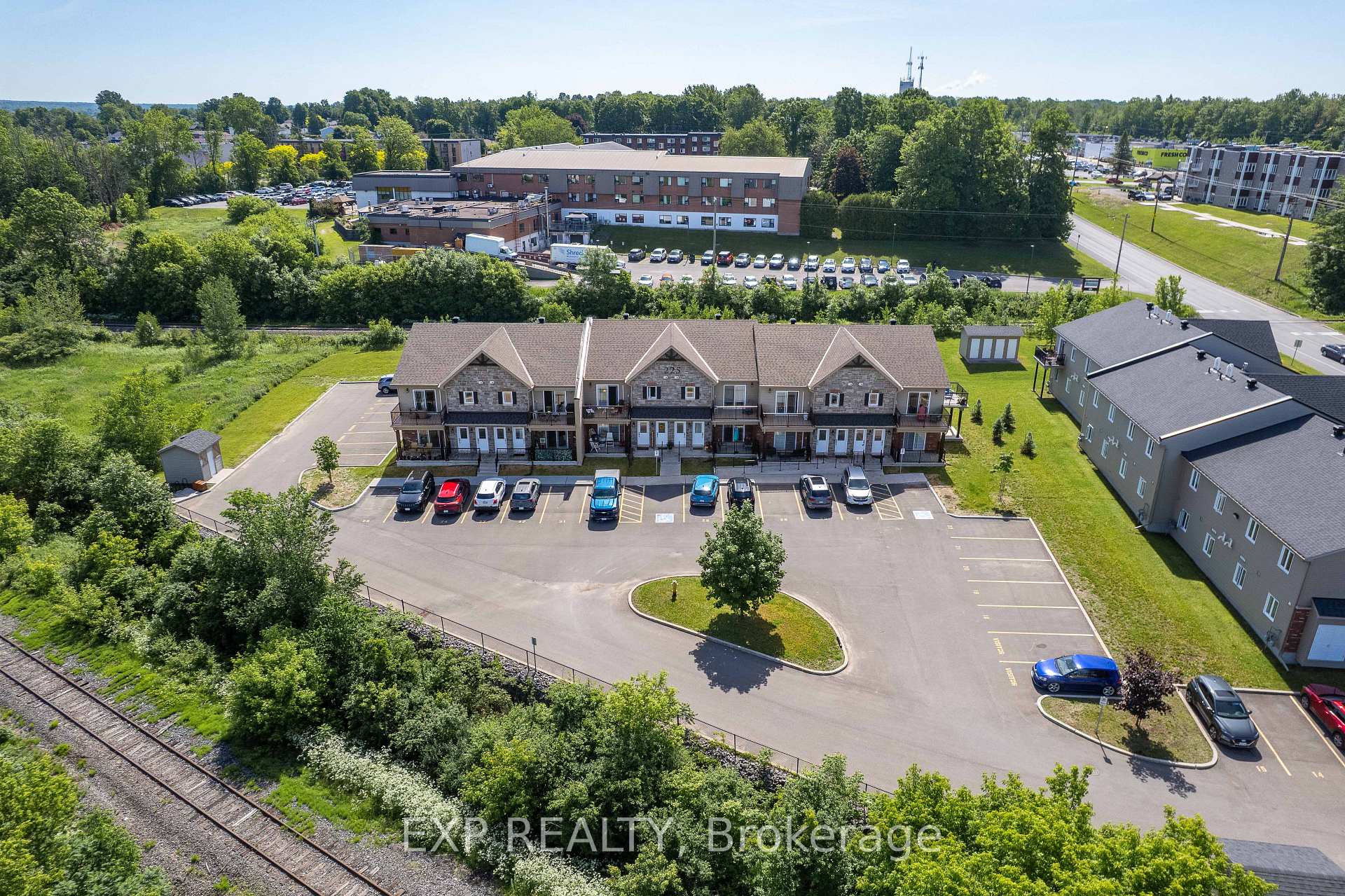 225 SPENCE Avenue 203, Hawkesbury — photo 4 of 5