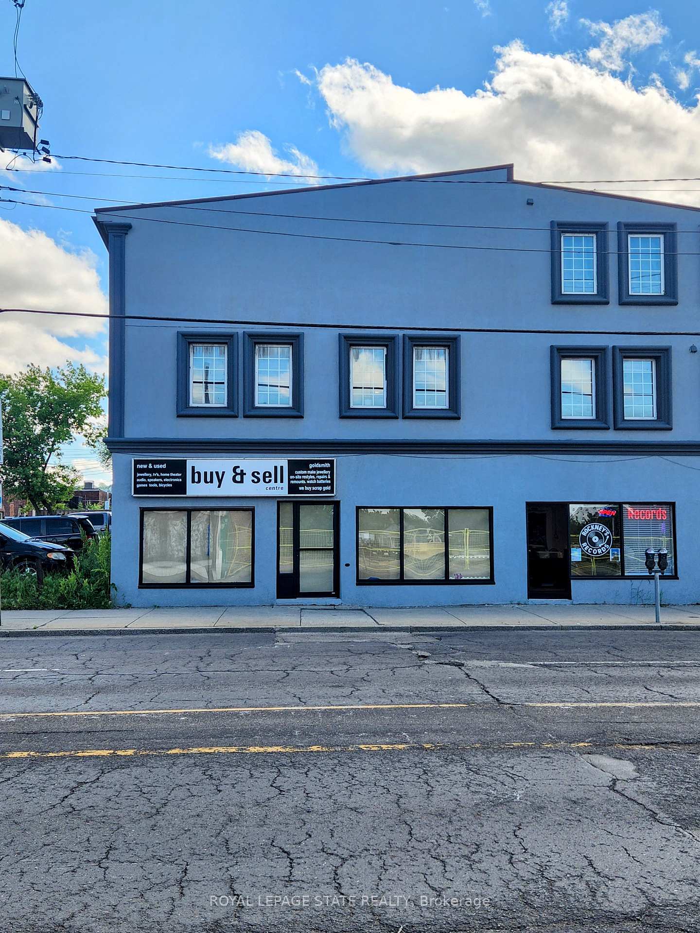 1068 Barton Street E, Hamilton, ON L8L 3E6