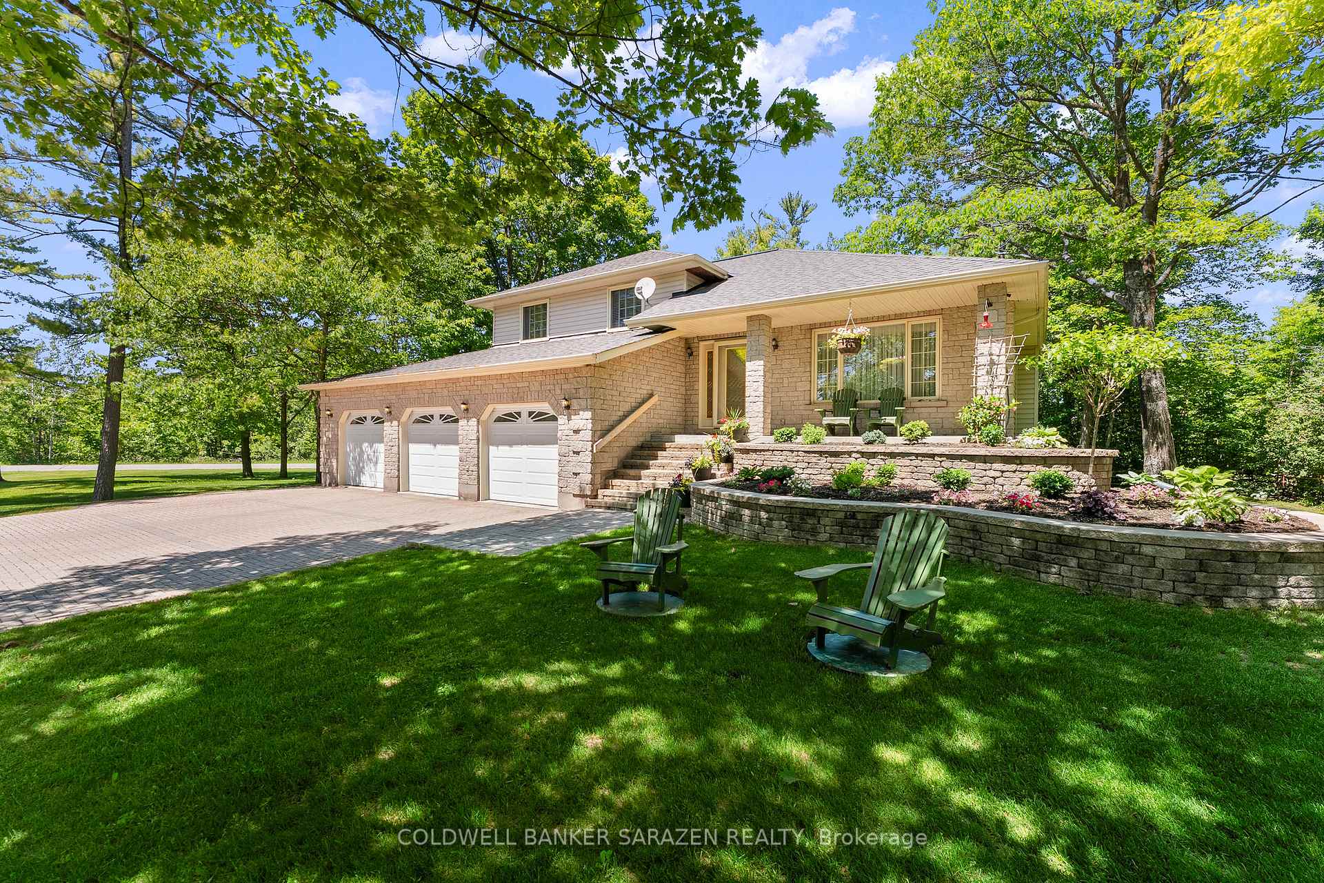 1684 Usborne Street, McNab/Braeside — photo 2 of 5