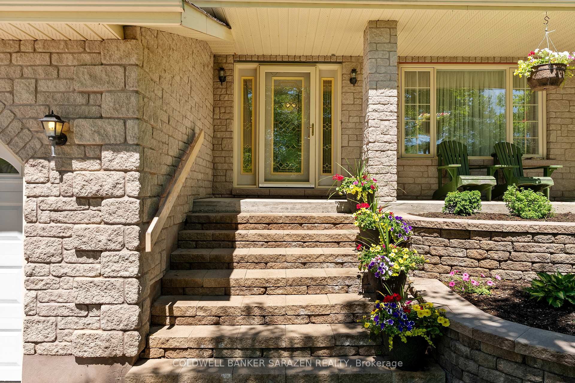 1684 Usborne Street, McNab/Braeside — photo 3 of 5