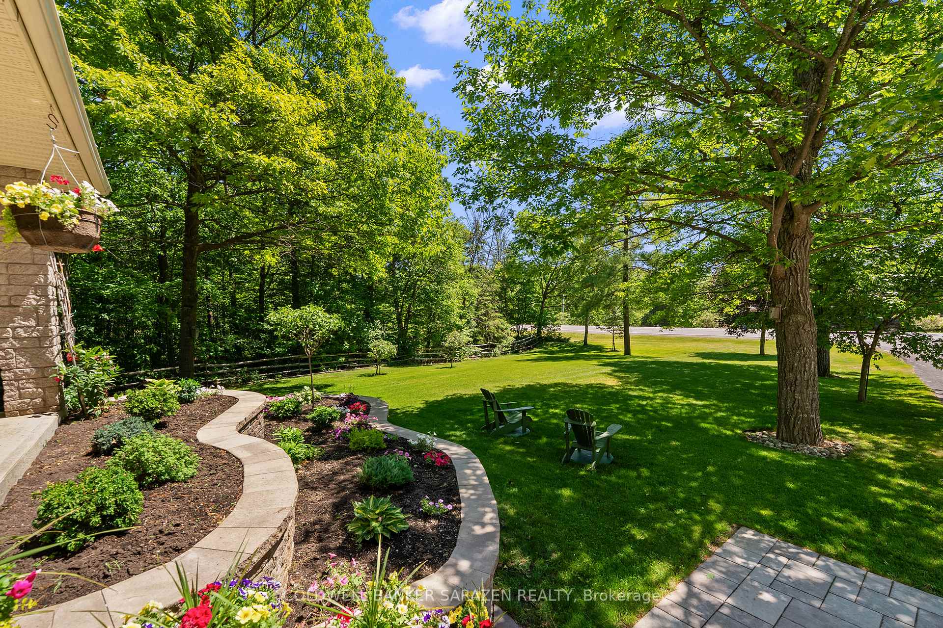 1684 Usborne Street, McNab/Braeside — photo 4 of 5