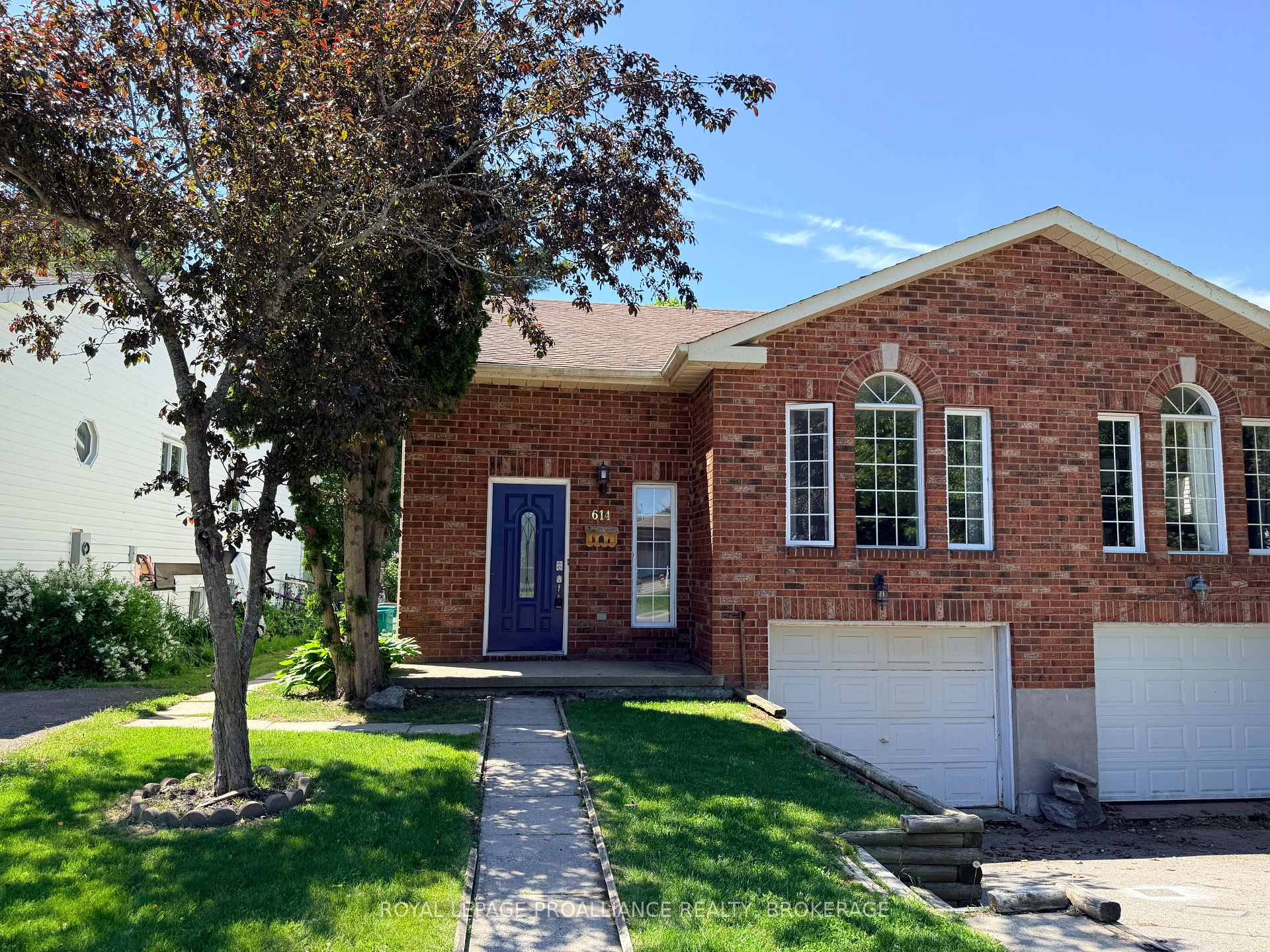 614 Barnsley Crescent, Kingston, ON K7M 8X4