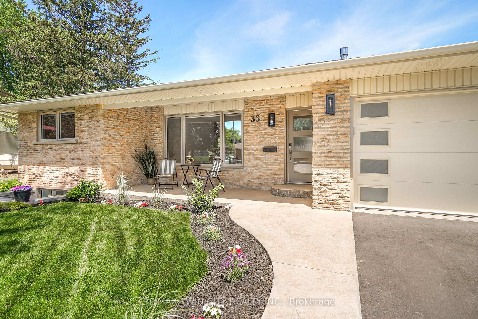 33 Tanglewood Terrace, Brantford — photo 3 of 5
