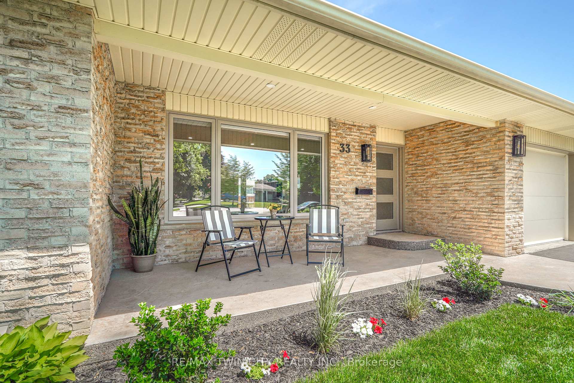 33 Tanglewood Terrace, Brantford — photo 4 of 5