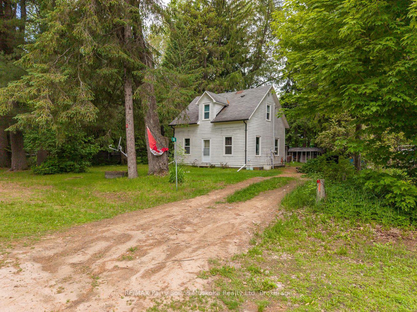 14 Victoria Street W, Seguin — photo 3 of 5