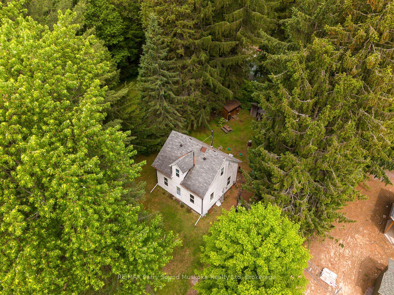 14 Victoria Street W, Seguin — photo 4 of 5