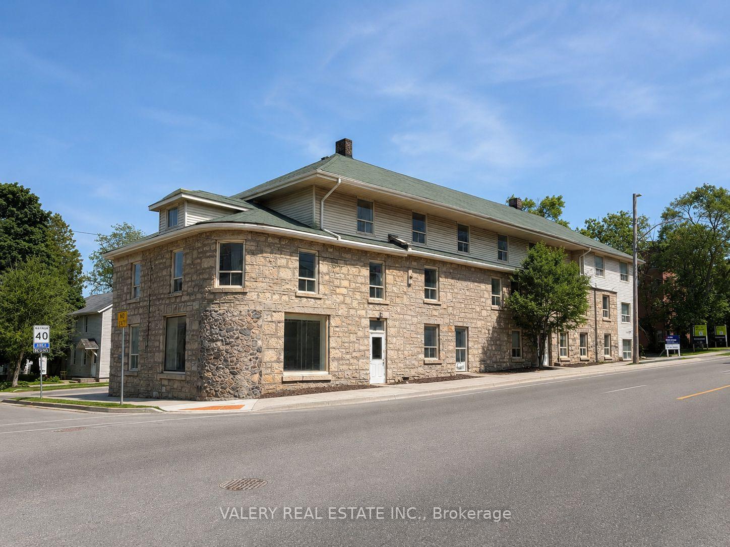 220 Gordon Street 16, Guelph, ON N1G 1X3