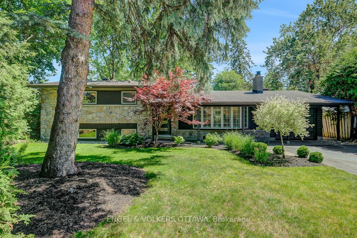 54 Qualicum Street, Qualicum - Bruce Farm - Greenbelt and Area, ON K2H 7H4