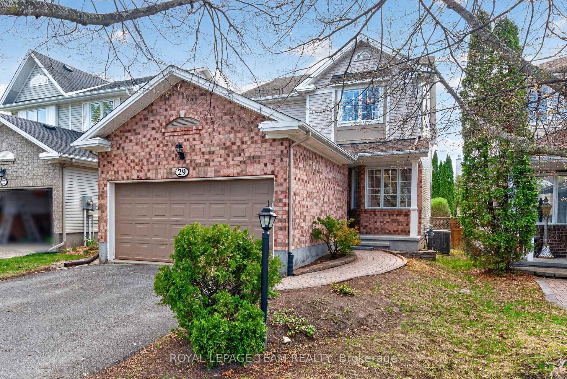 29 Mattawa Crescent, Kanata, ON K2M 2E8
