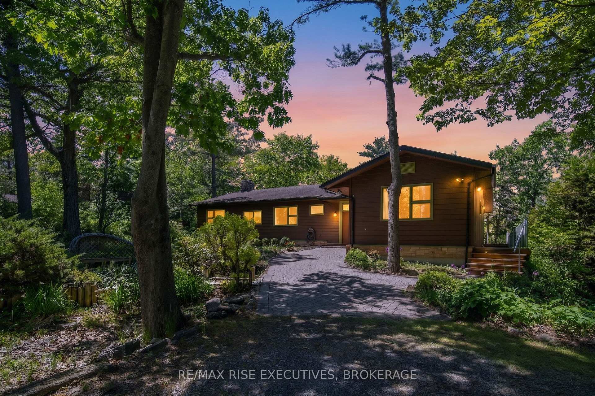 22 The Point Road, Kingston, ON K7K 5E2