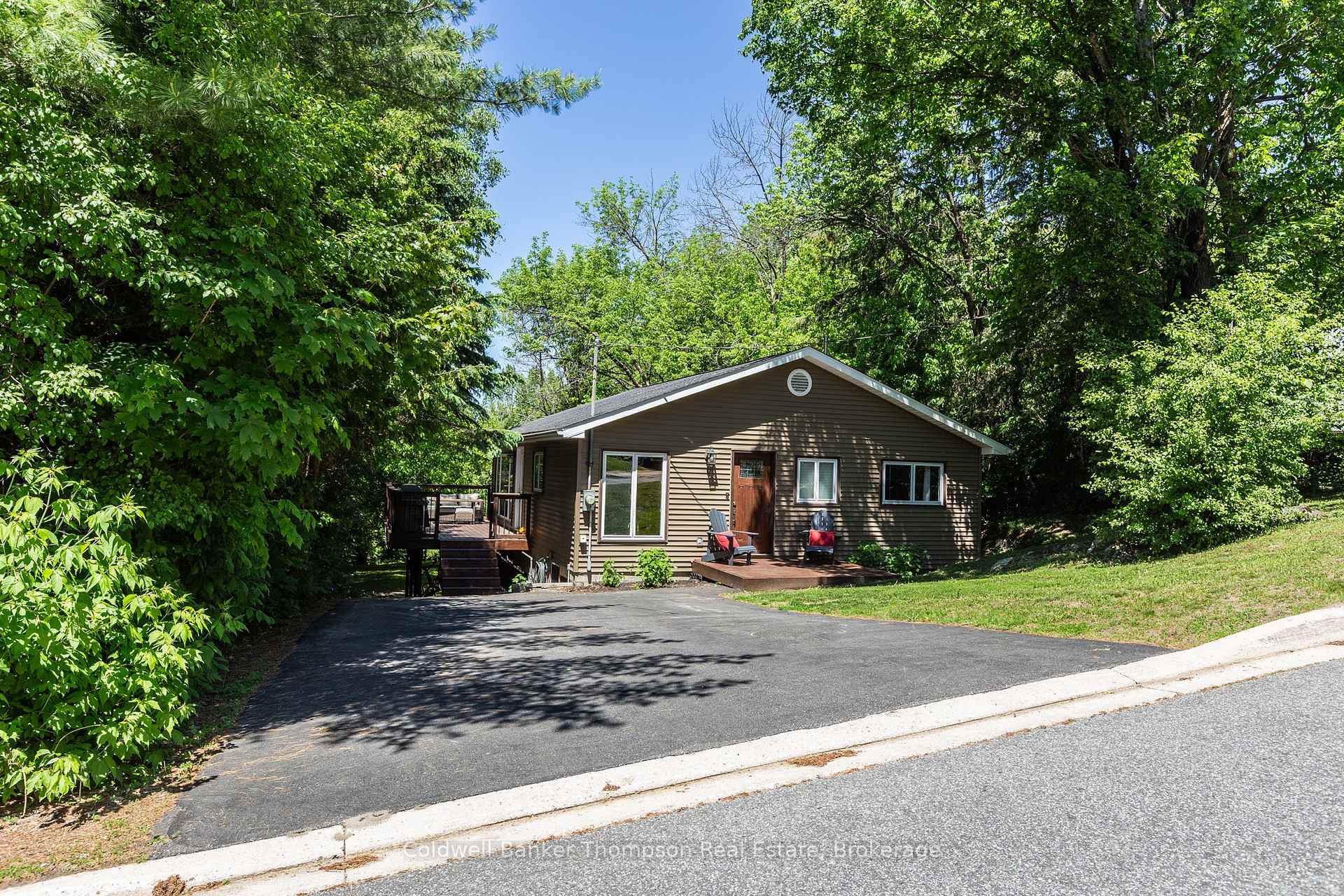 6 Johanna Street, Huntsville, ON P1H 1V5