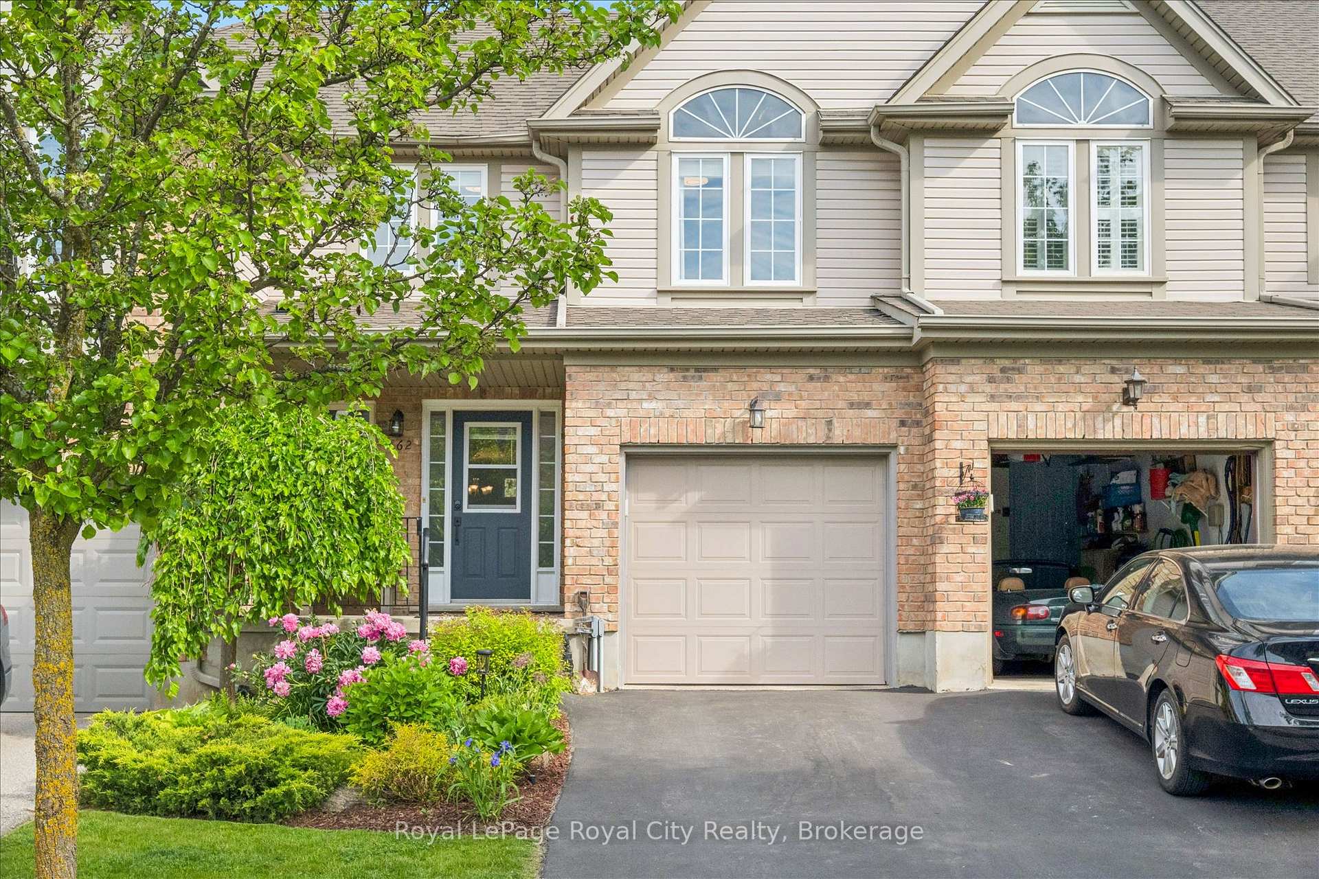 462 Lausanne Crescent, Waterloo, ON N2T 2X4