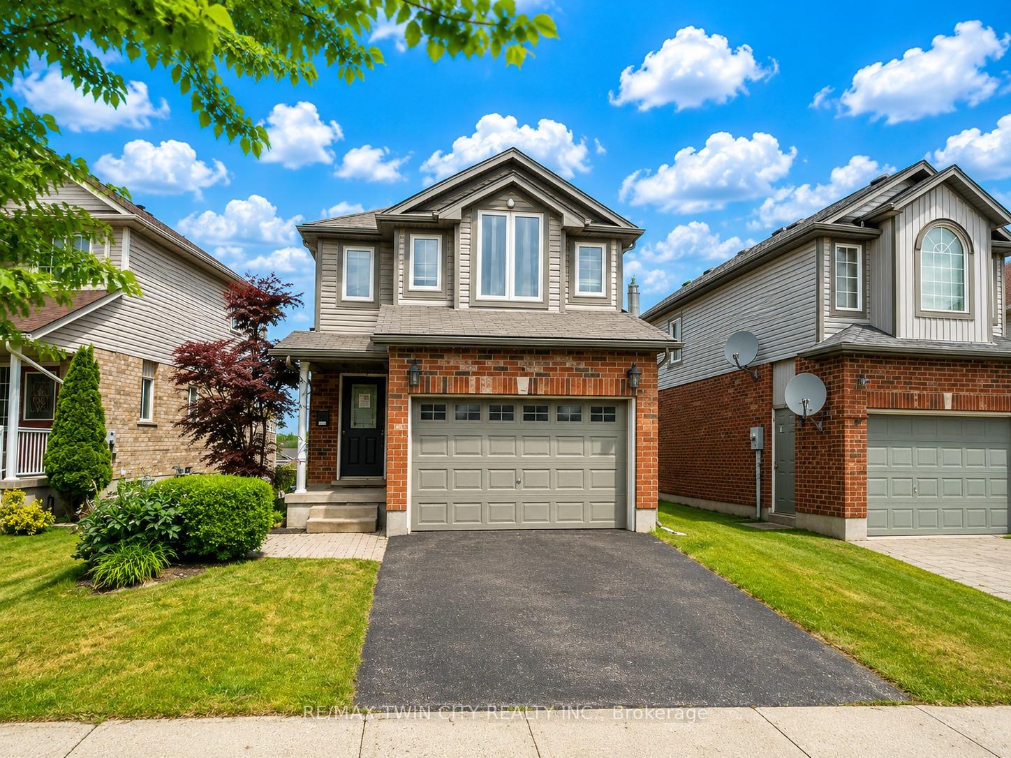 506 Activa Avenue, Kitchener, ON N2E 4C1