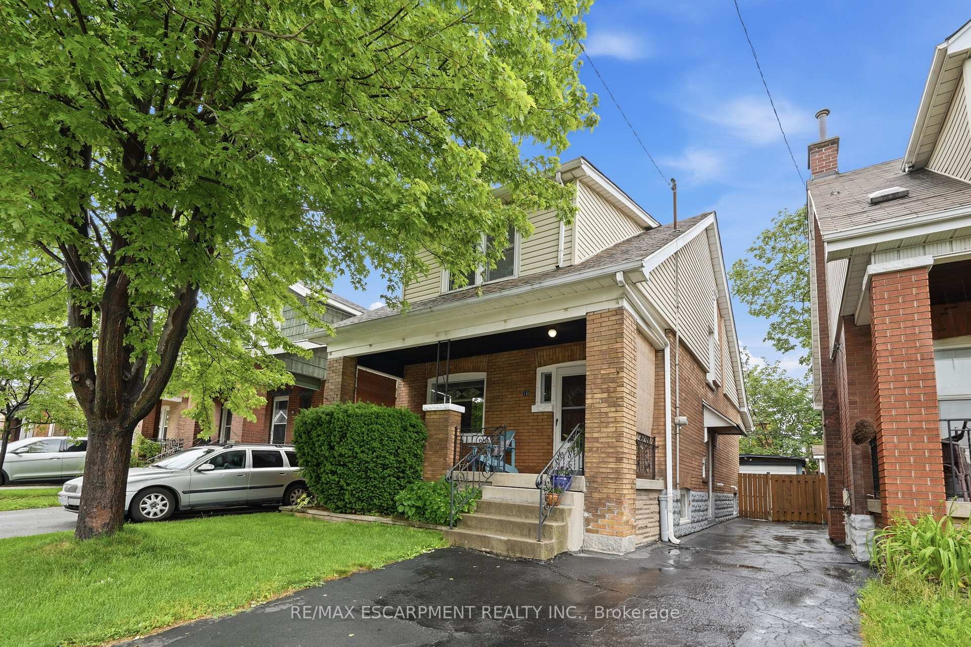 16 CONNAUGHT Avenue N, Hamilton, ON L8L 6Y7