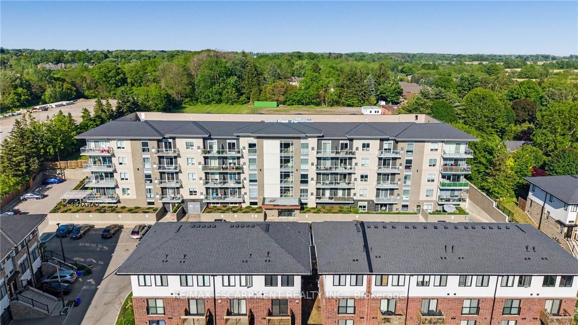 16 Markle Crescent 414, Hamilton, ON L9G 0H4