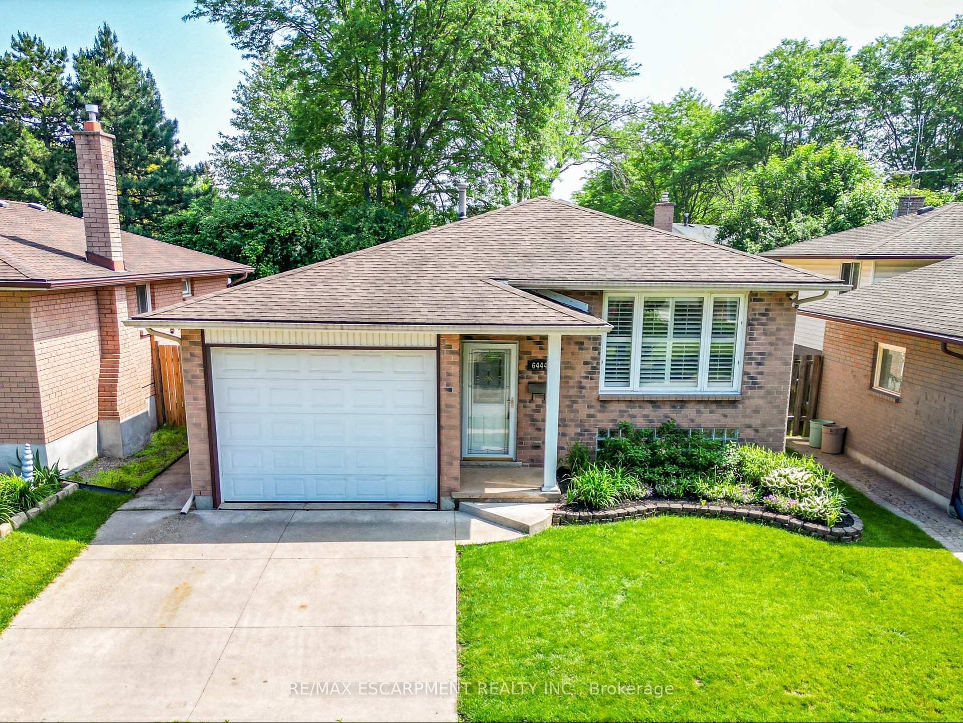6444 Armstrong Drive, Niagara Falls, ON L2H 2M1