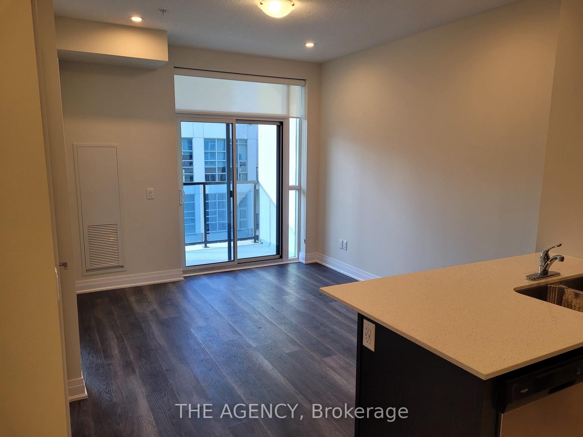 16 Concord Place 533, Grimsby, ON L3M 0J1