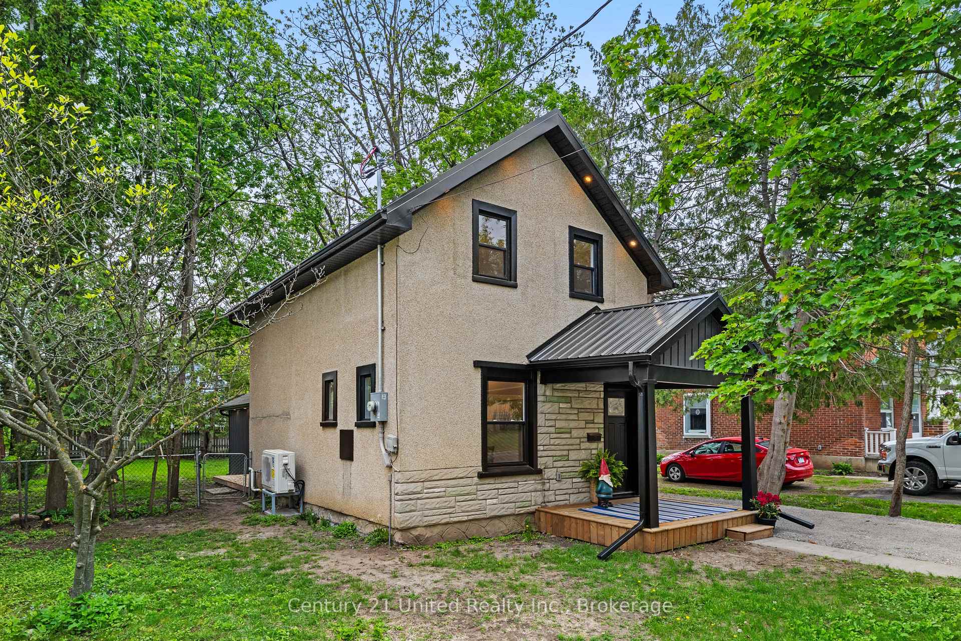 633 Rogers Street, Peterborough, ON K9H 1X9
