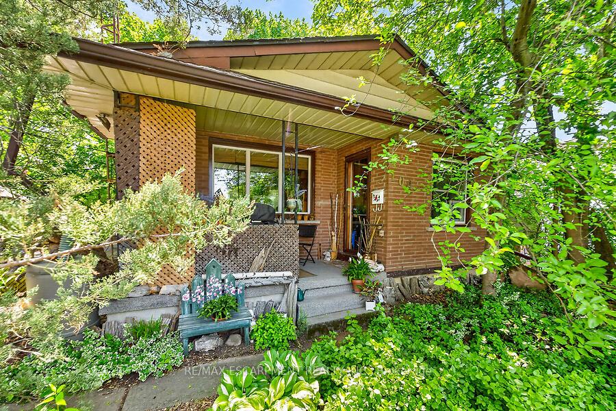 104 Teal Avenue, Hamilton, ON L8E 3B4