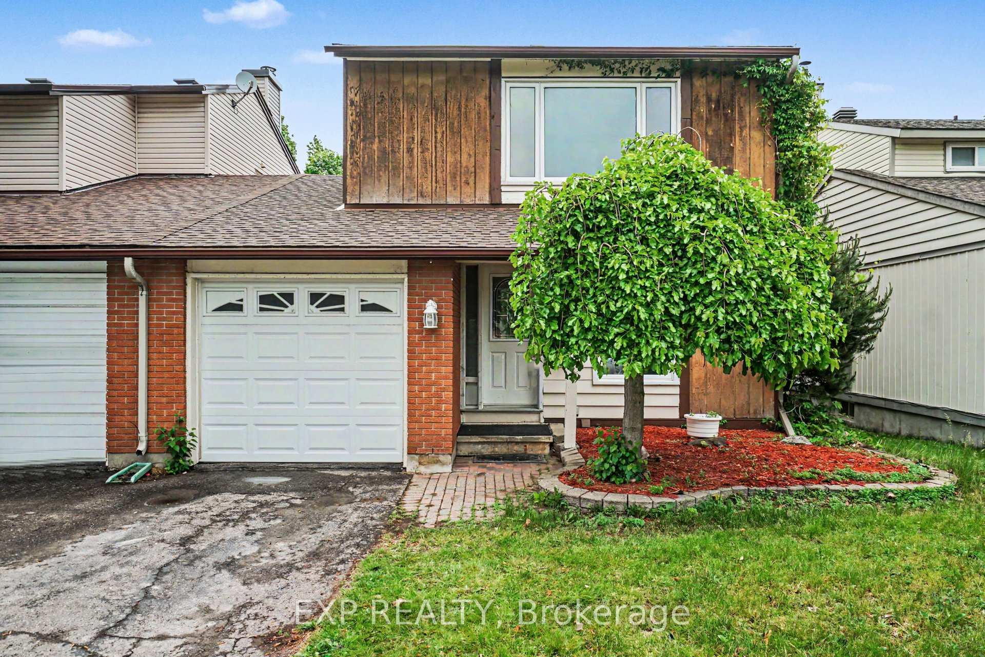 82 Sherway Drive, Barrhaven, ON K2J 1N8