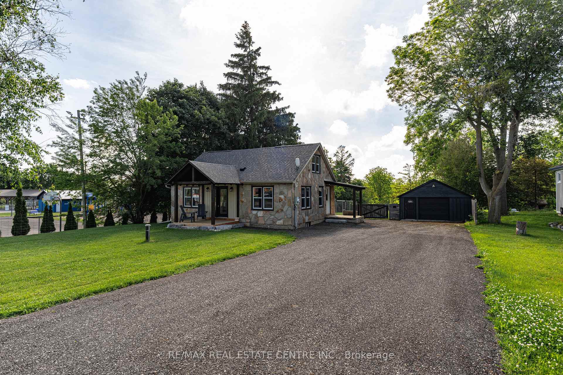 1235 Sheffield Road, Hamilton, ON L0R 1Z0