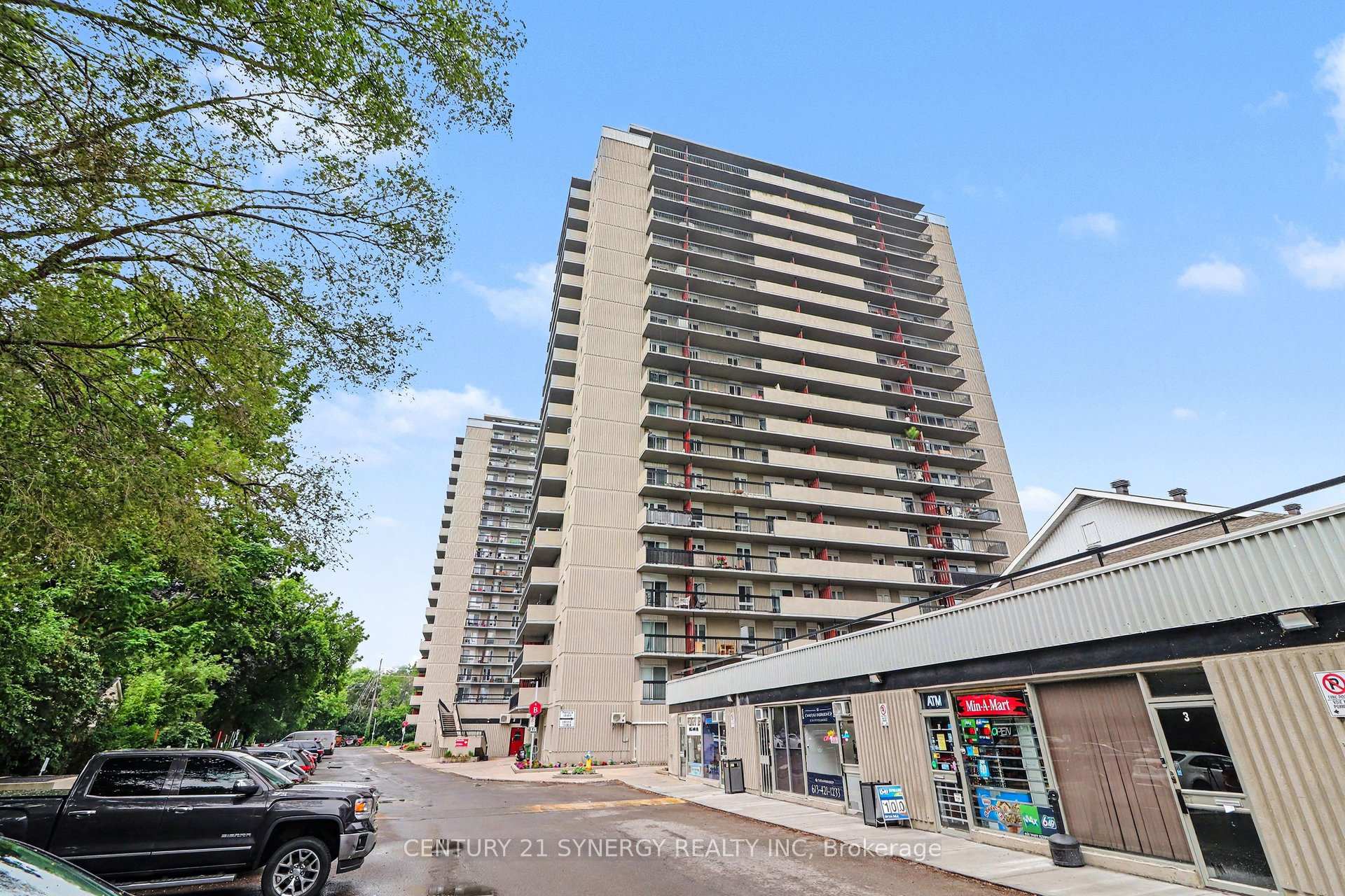 158B McArthur Avenue 1202, Vanier and Kingsview Park, ON K1L 8C9