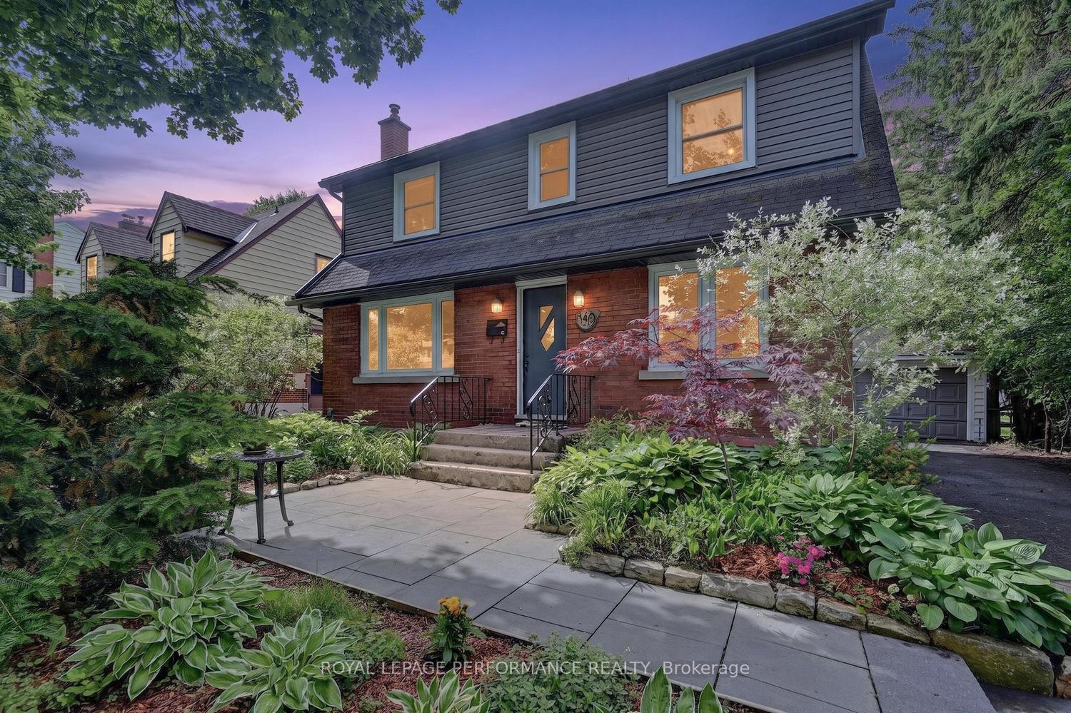 140 Begonia Avenue, Alta Vista and Area, ON K1H 6E4