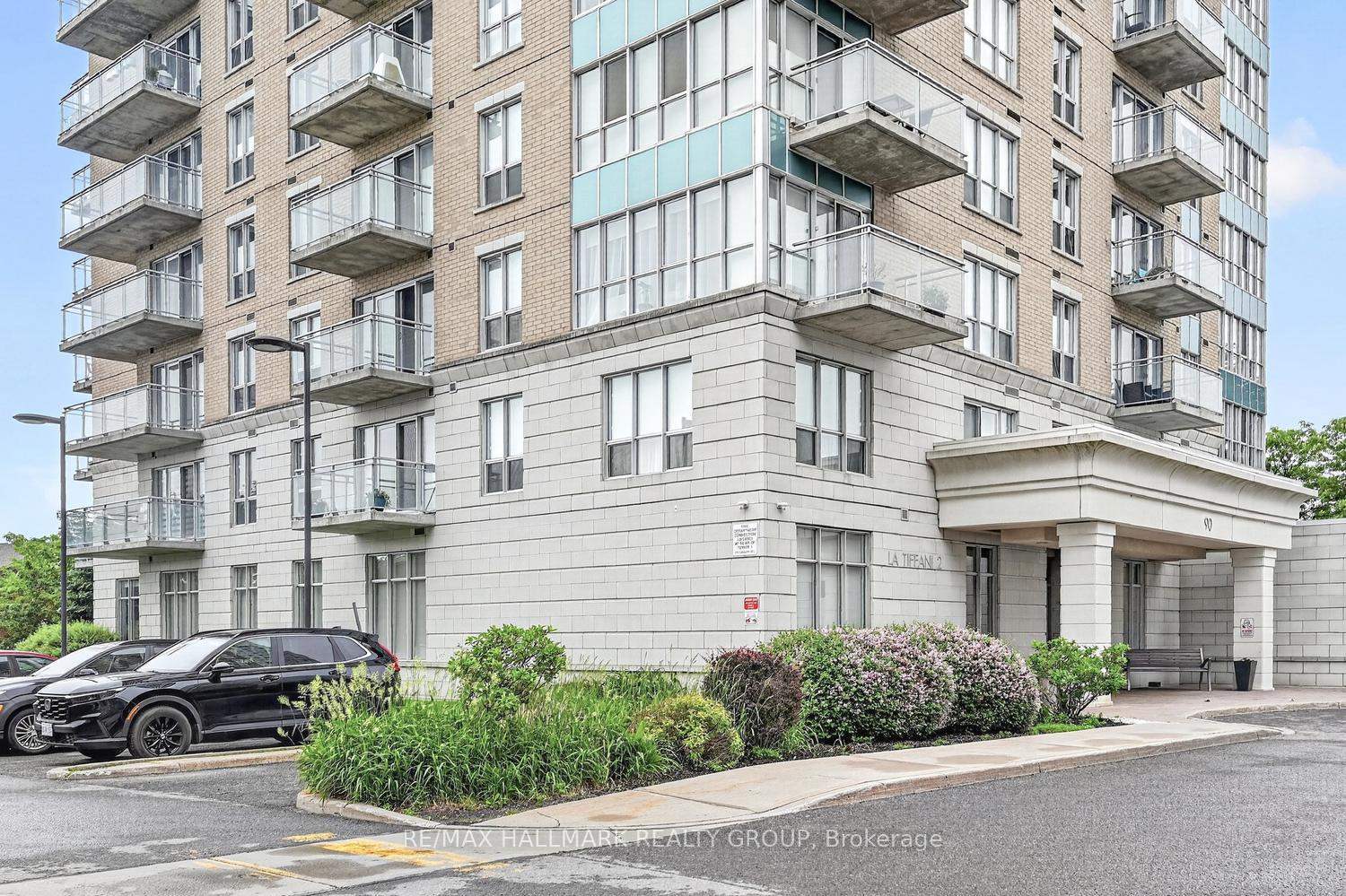90 Landry Street 1107, Vanier and Kingsview Park, ON K1L 0A9