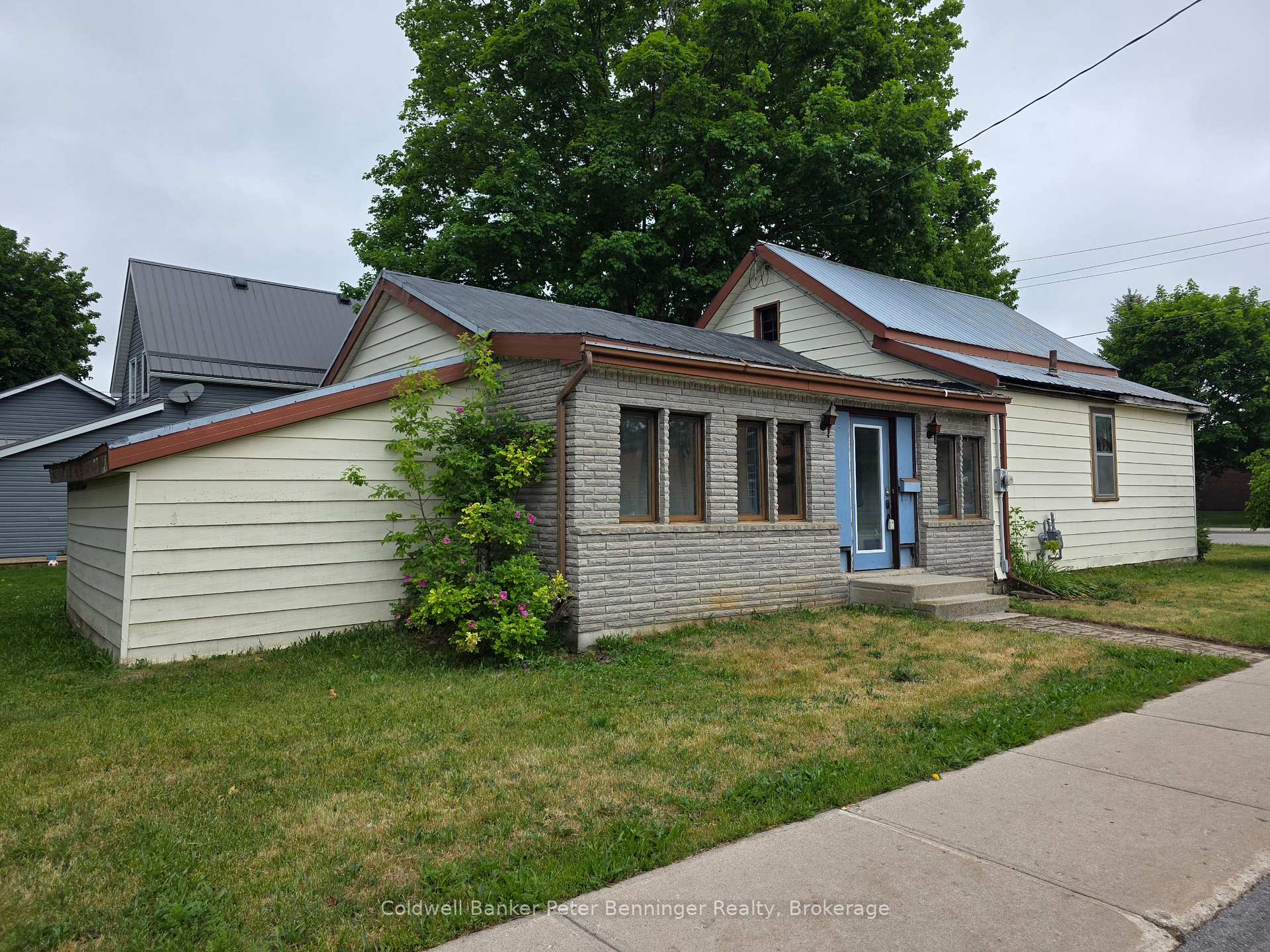 21 Peter Street S, Brockton, ON N0G 2V0