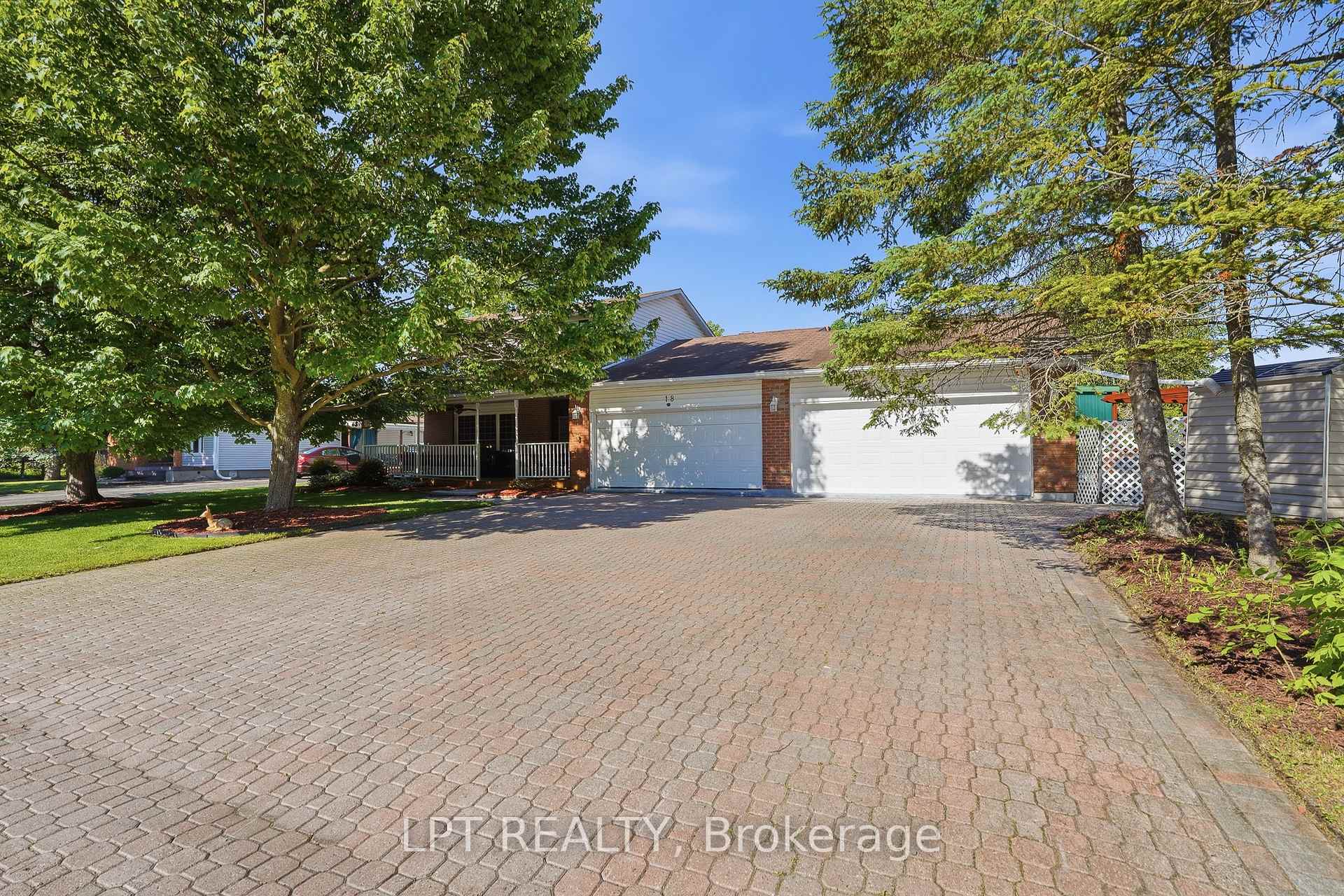 18 Louise Crescent, Russell, ON K0A 1W0