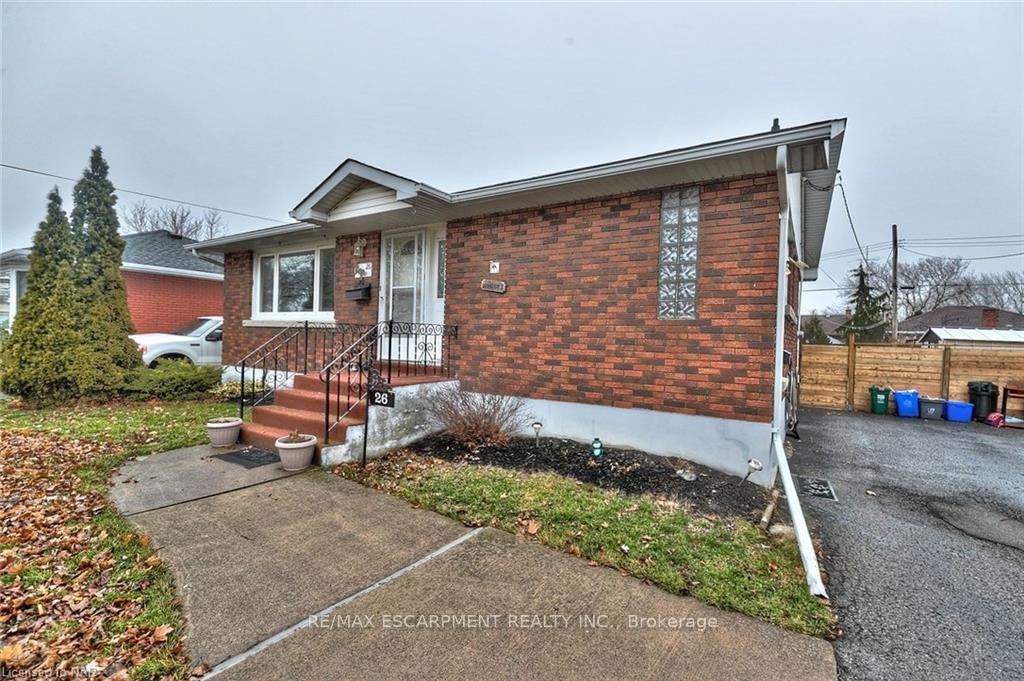 26 Stewart Avenue Lower, Thorold, ON L2V 2W7