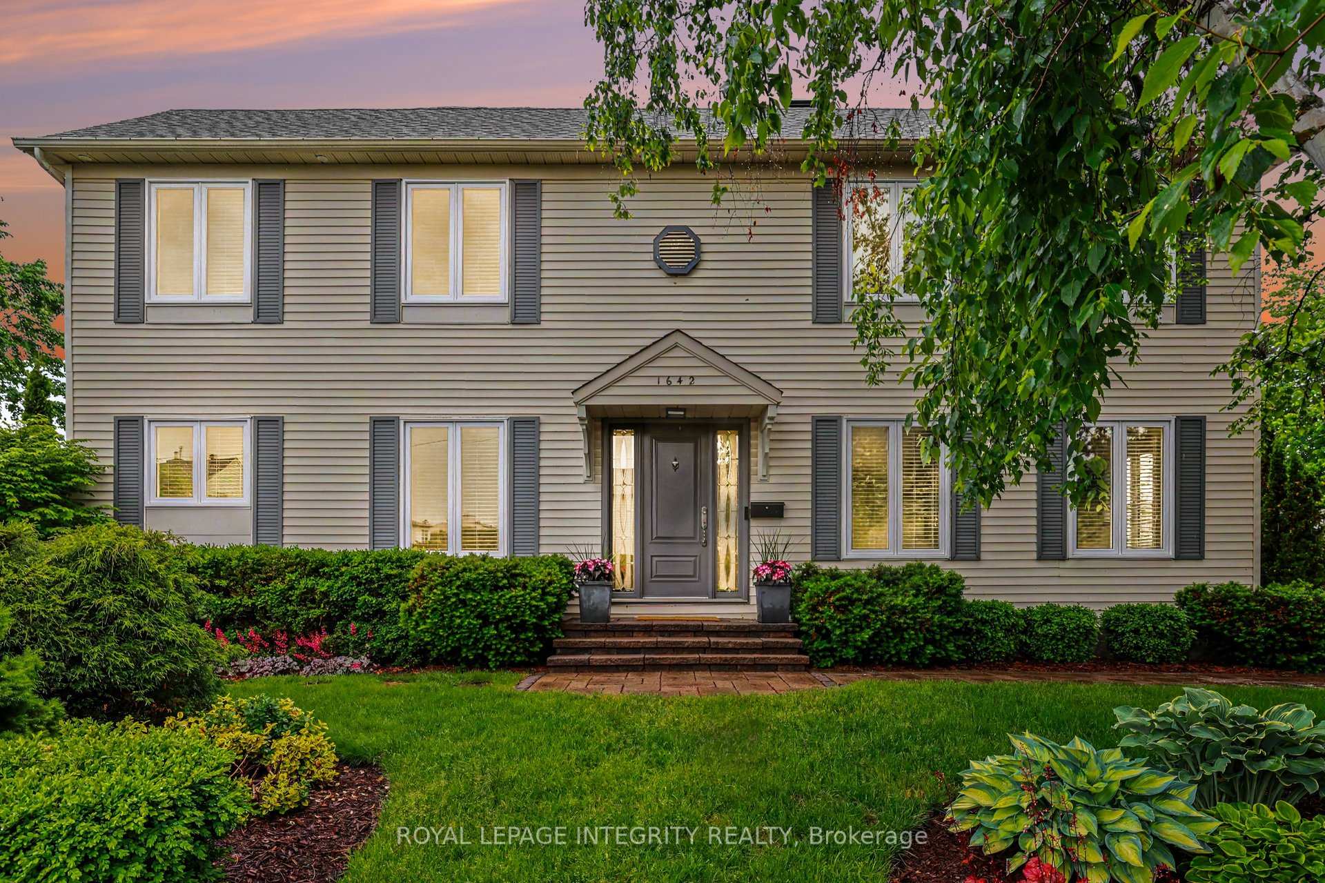 1642 Champneuf Drive, Orleans - Convent Glen and Area, ON K1C 4W1