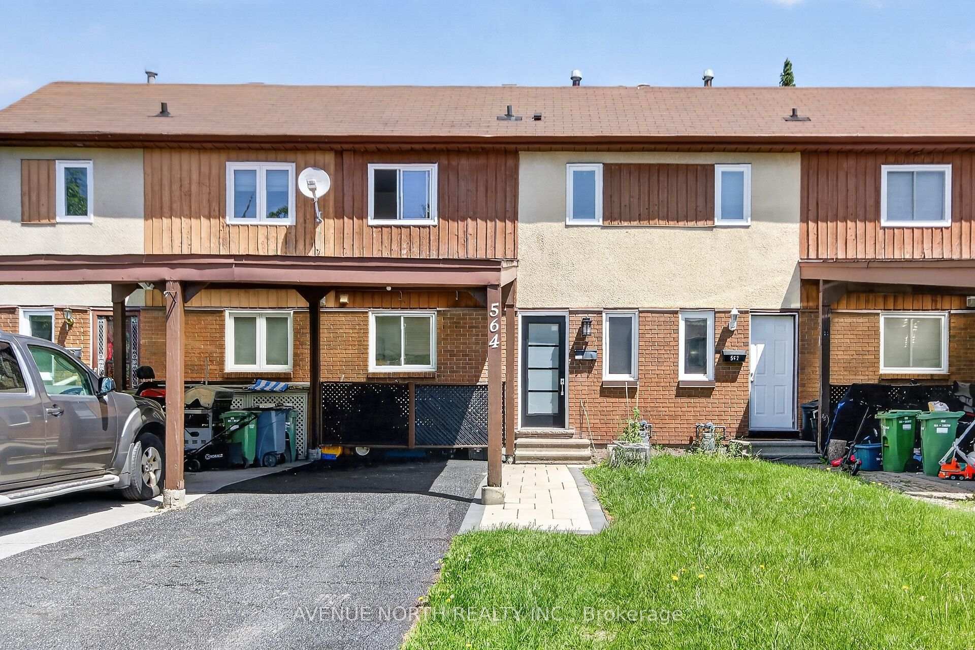 564 Seyton Drive, Bells Corners and South to Fallowfield, ON K2H 9B2