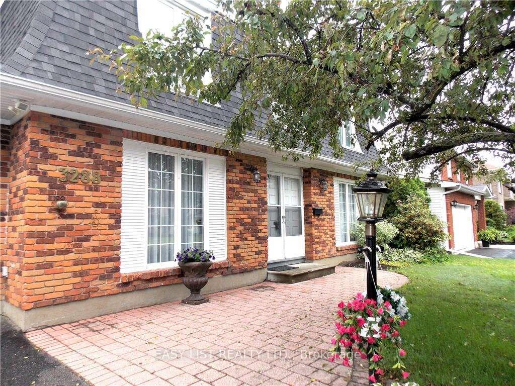 3288 Clearwater Crescent, Hunt Club - South Keys and Area, ON K1V 7S2