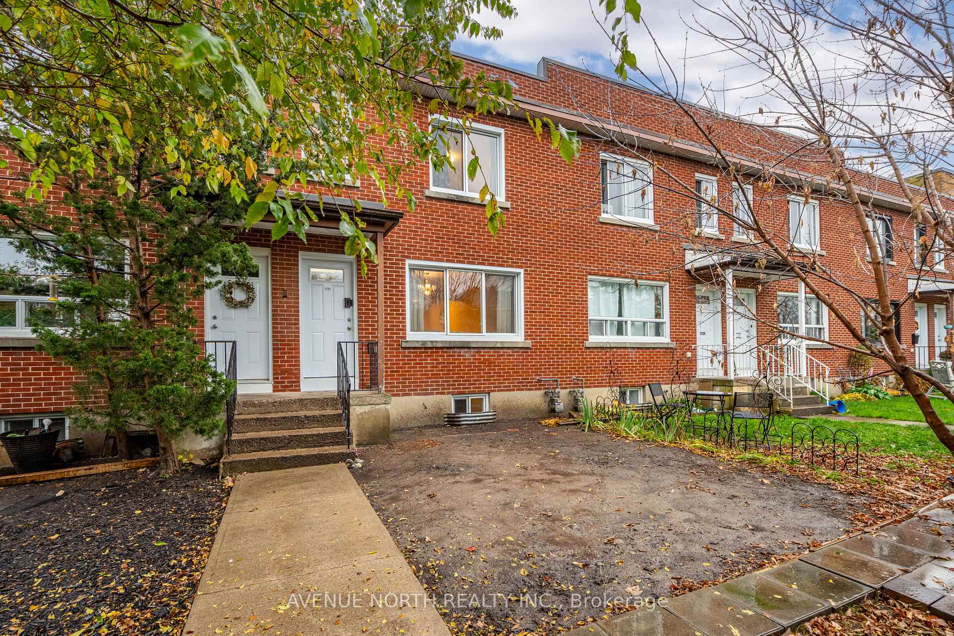 1202 Summerville Avenue, Carlington - Central Park, ON K1Z 8G4